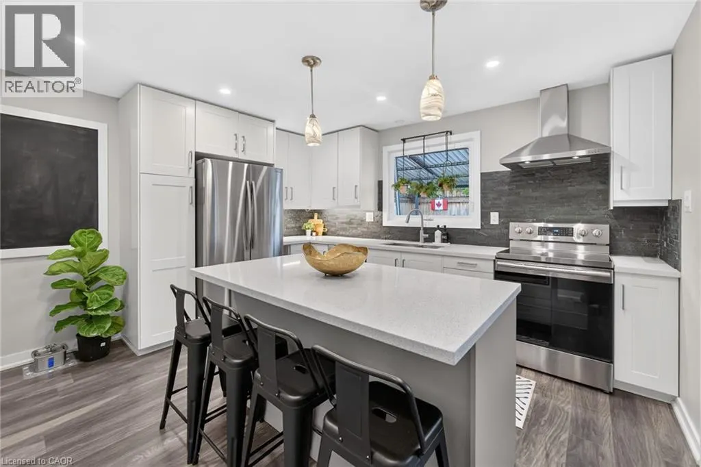 2595 CAVENDISH Drive
