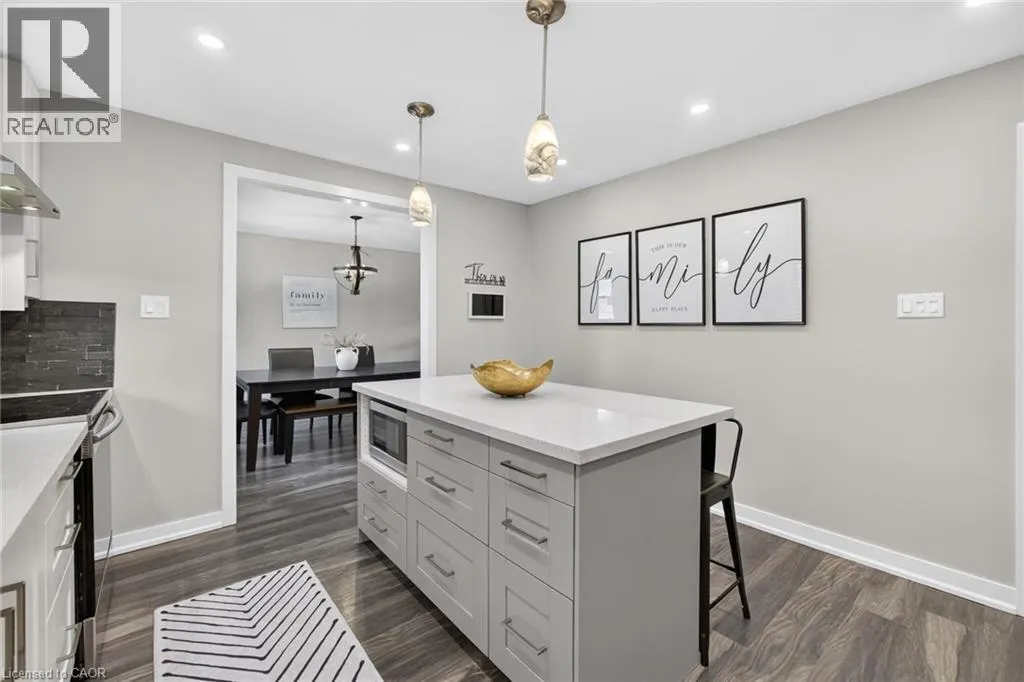 2595 CAVENDISH Drive