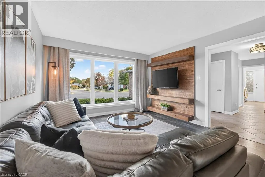 2595 CAVENDISH Drive