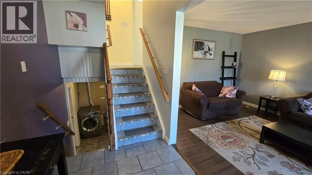 7 JADE Court