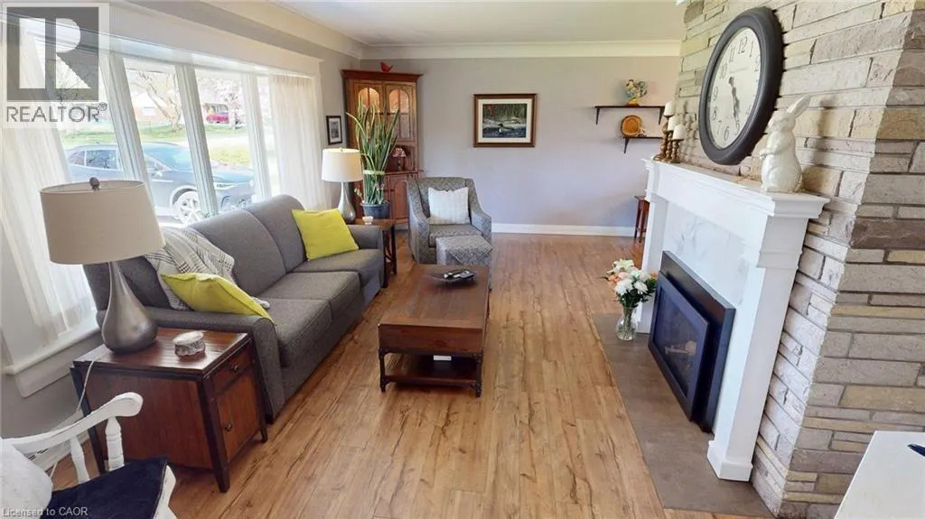 16 DALEVIEW Crescent