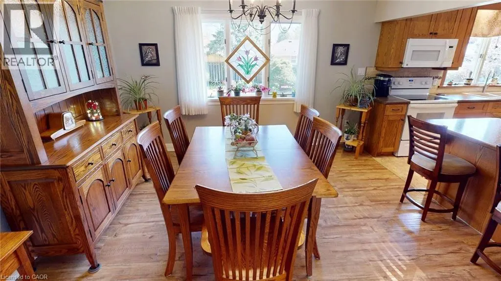 16 DALEVIEW Crescent