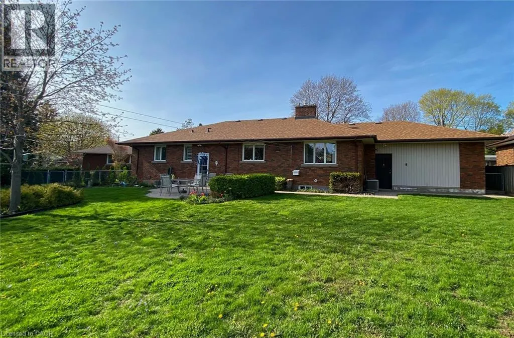 16 DALEVIEW Crescent