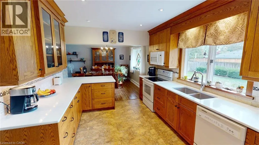 16 DALEVIEW Crescent