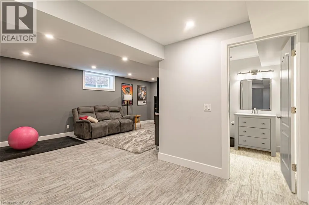 312 SCHOONER Crescent