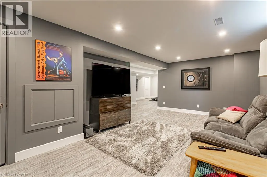 312 SCHOONER Crescent