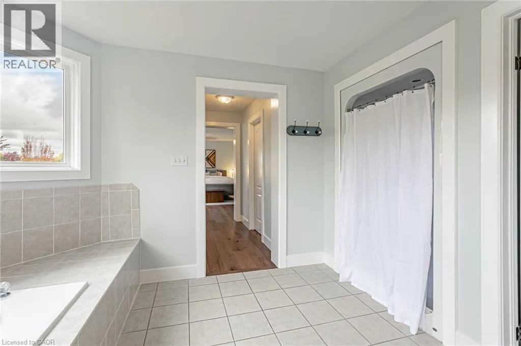 312 SCHOONER Crescent