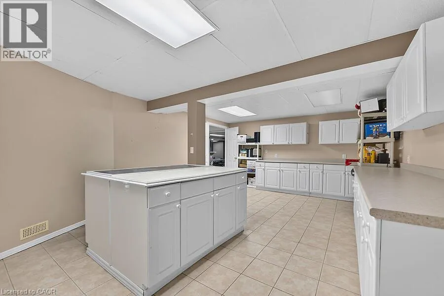 2 KARENDALE Crescent