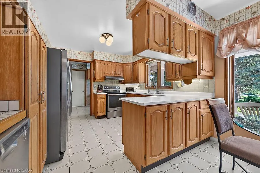 2 KARENDALE Crescent