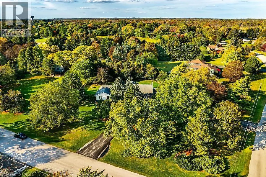 2 KARENDALE Crescent