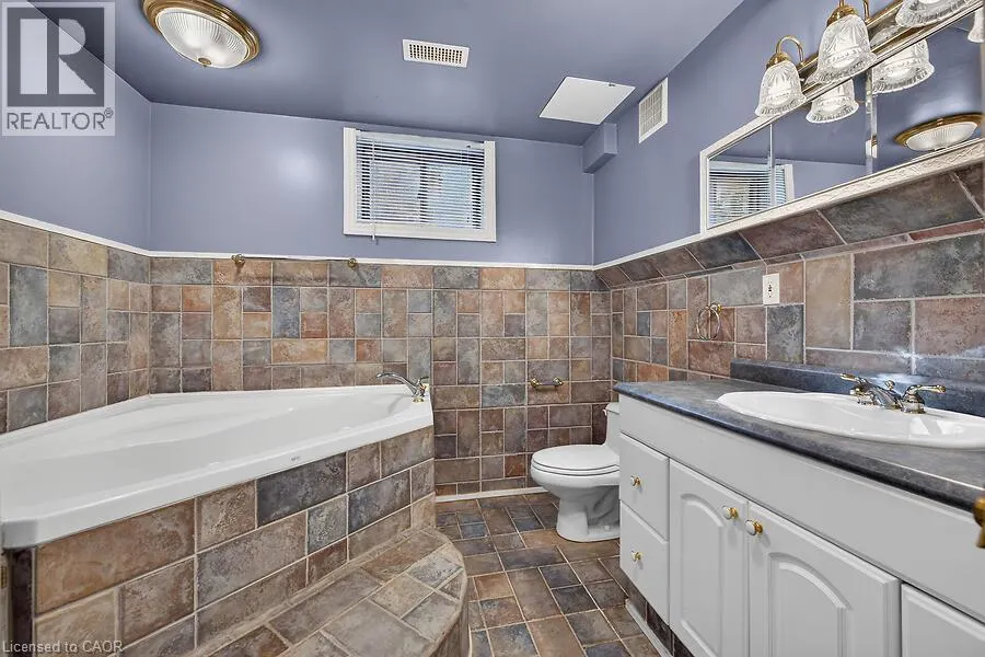 2 KARENDALE Crescent