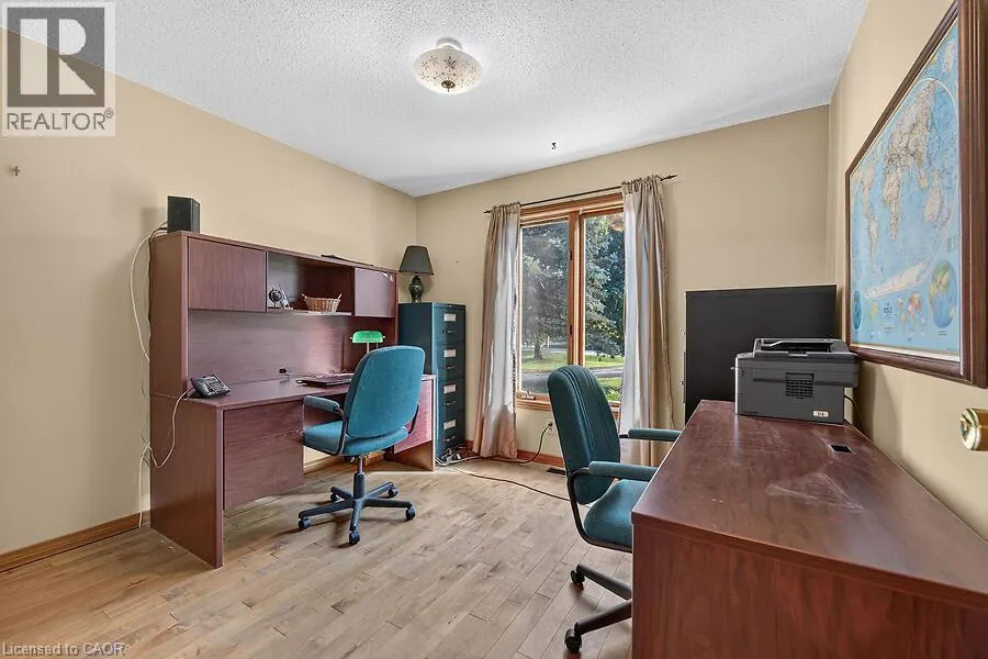 2 KARENDALE Crescent