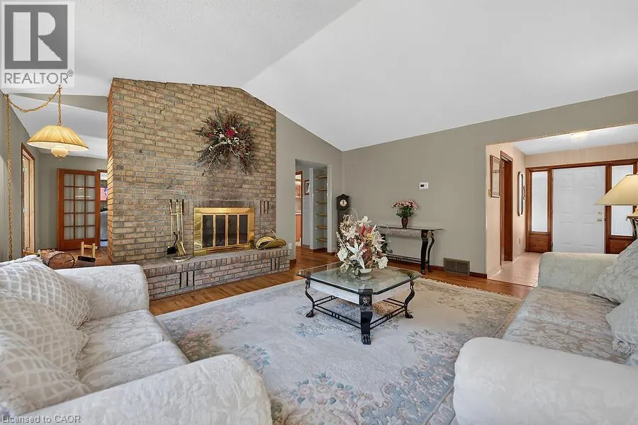 2 KARENDALE Crescent