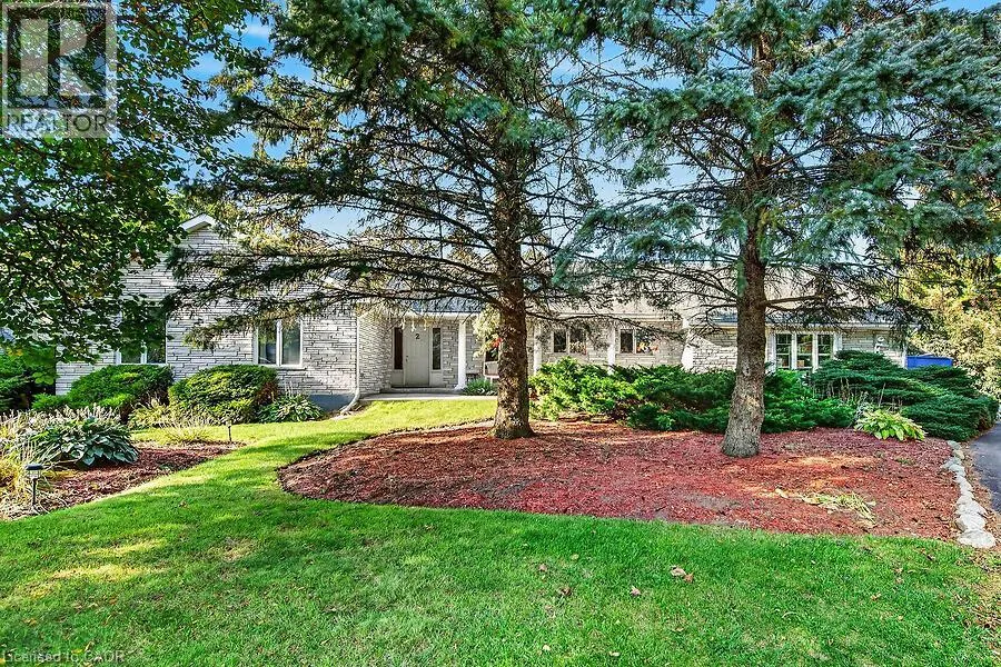 2 KARENDALE Crescent
