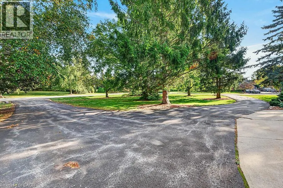 2 KARENDALE Crescent