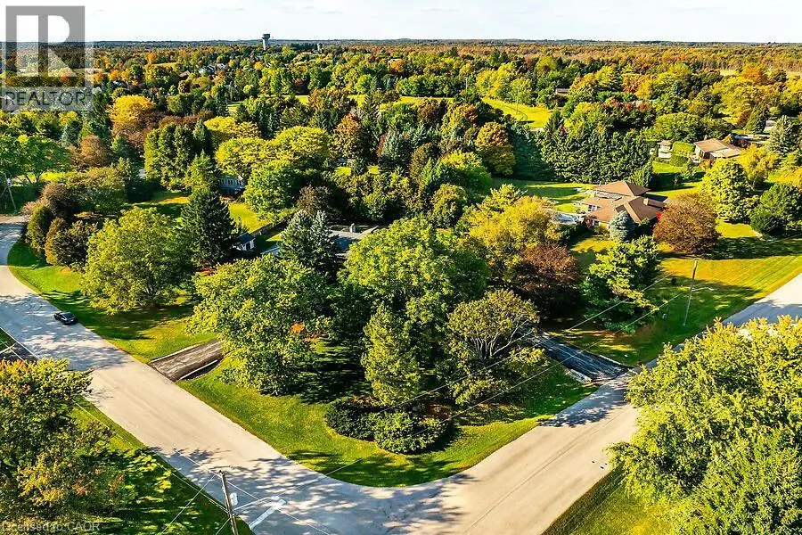 2 KARENDALE Crescent