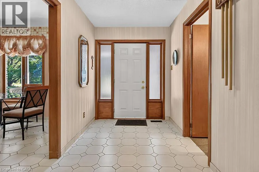 2 KARENDALE Crescent