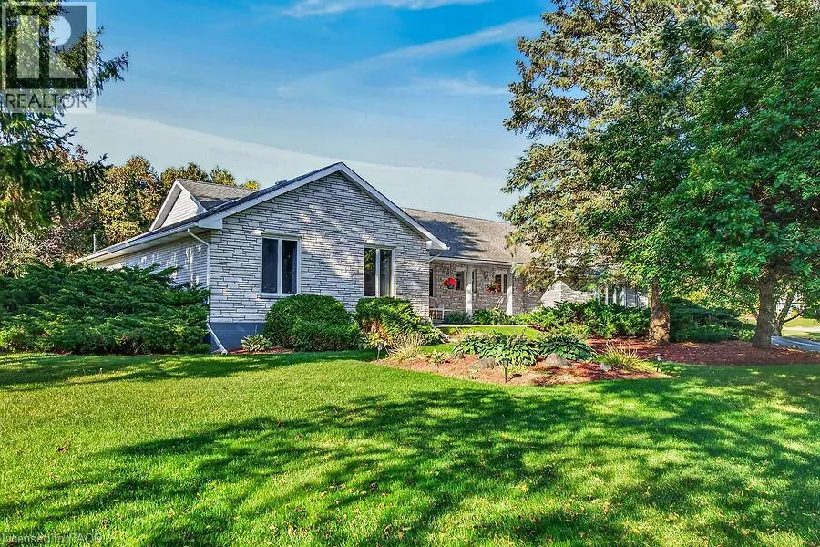 2 KARENDALE Crescent