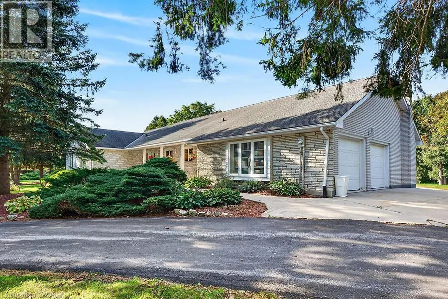 2 KARENDALE Crescent