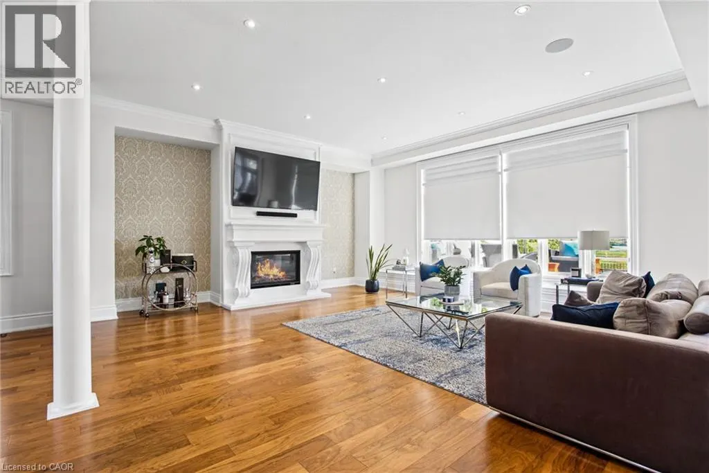 4 PLAYFAIR Court