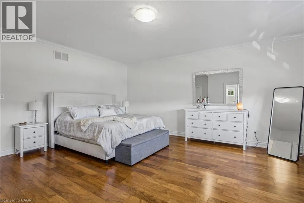 4 PLAYFAIR Court