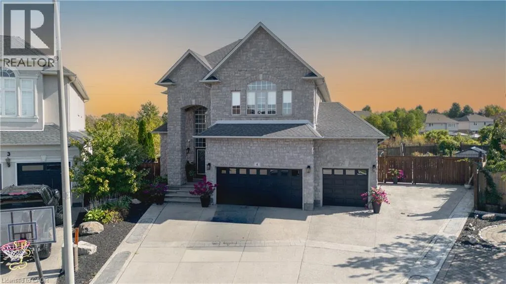 4 PLAYFAIR Court