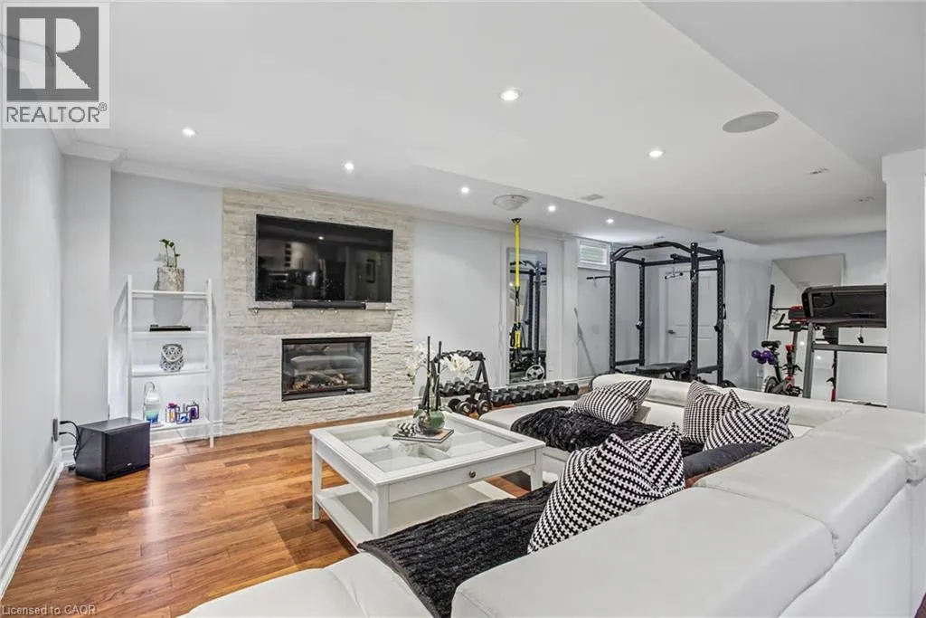 4 PLAYFAIR Court