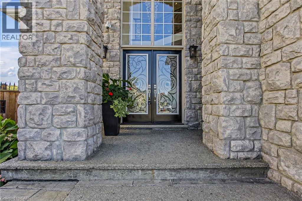 4 PLAYFAIR Court
