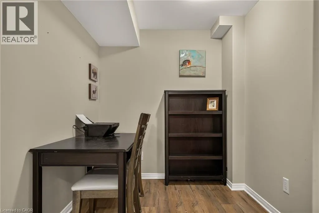 370 STONEHENGE Drive Unit# 8 #8