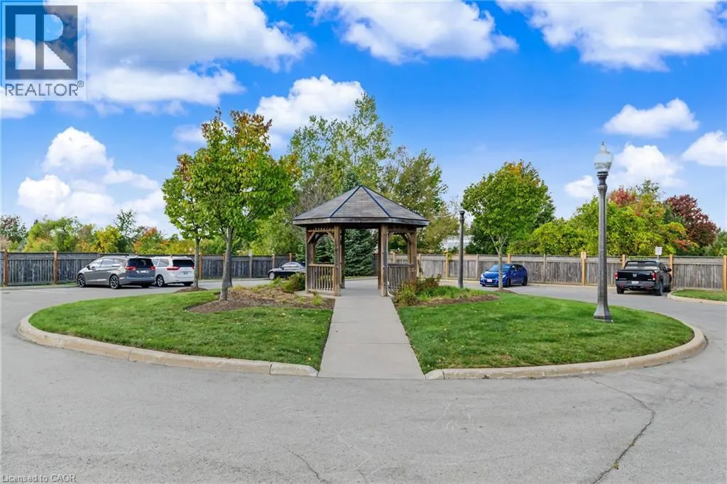 370 STONEHENGE Drive Unit# 8 #8