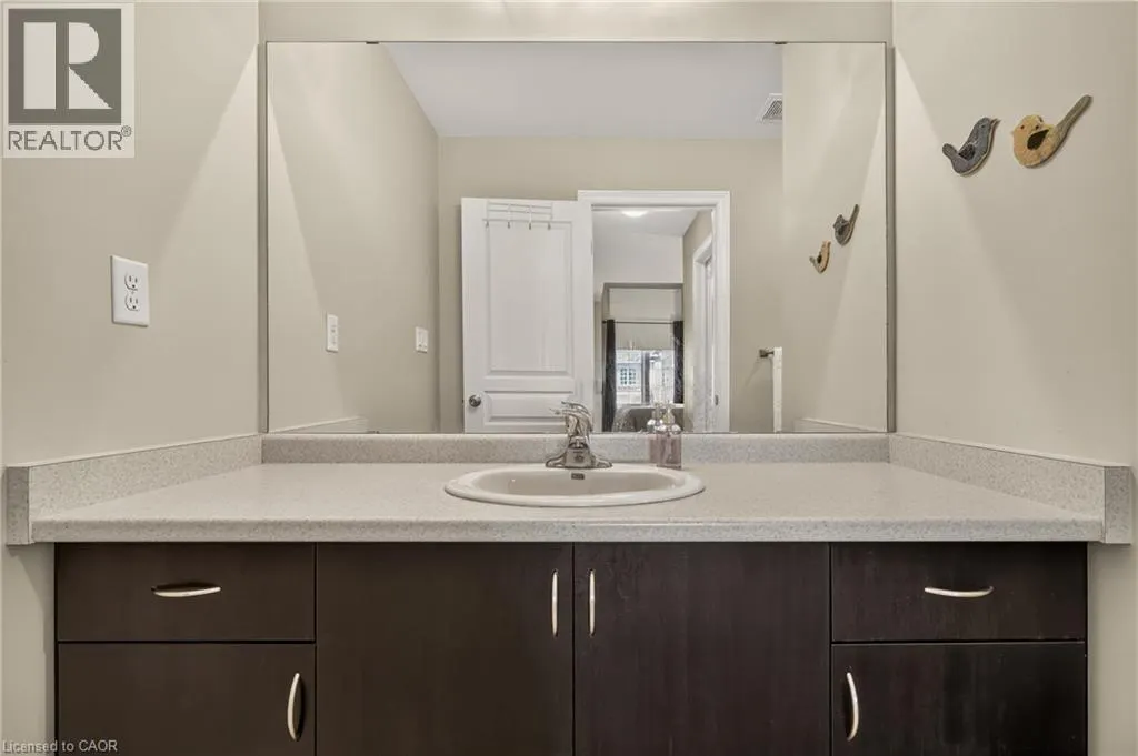 370 STONEHENGE Drive Unit# 8 #8
