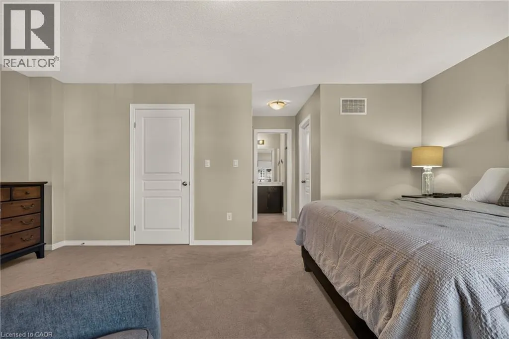 370 STONEHENGE Drive Unit# 8 #8