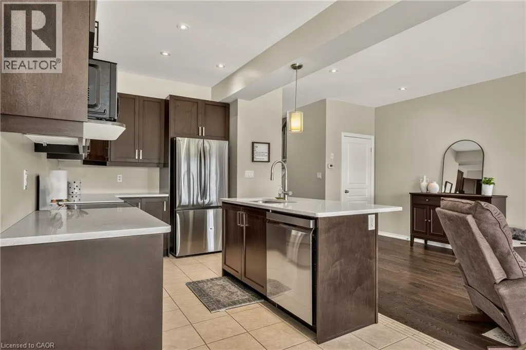 370 STONEHENGE Drive Unit# 8 #8