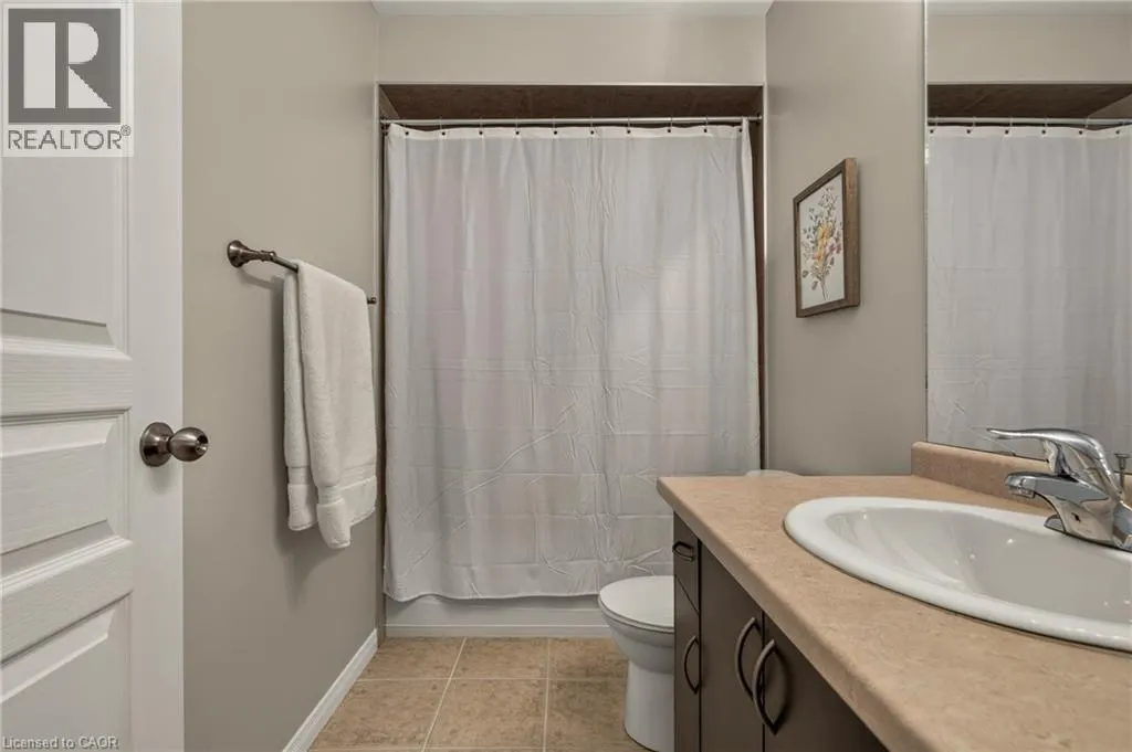 370 STONEHENGE Drive Unit# 8 #8