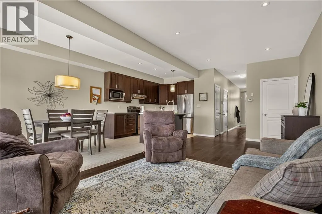 370 STONEHENGE Drive Unit# 8 #8