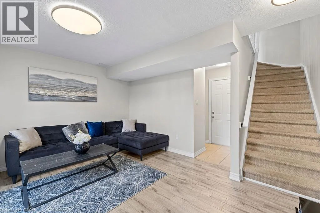437 HIGHWAY 8 Unit# 6 #6
