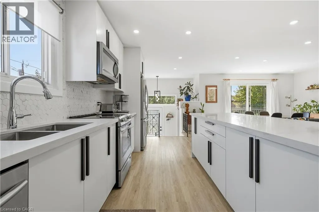 23 GREEN MAPLE Drive