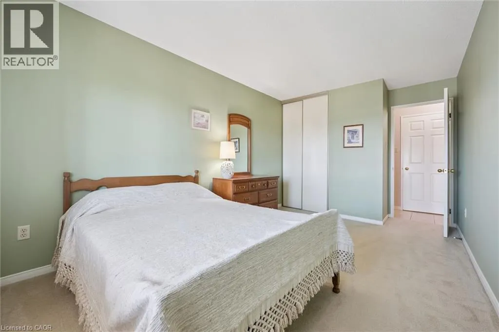 265 WESTCOURT Place Unit# PH04 #PH04