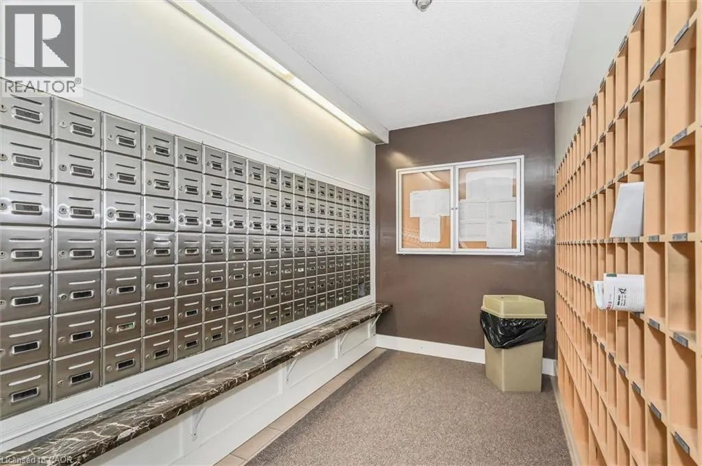 265 WESTCOURT Place Unit# PH04 #PH04