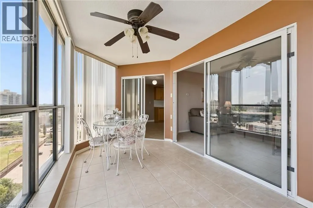 265 WESTCOURT Place Unit# PH04 #PH04
