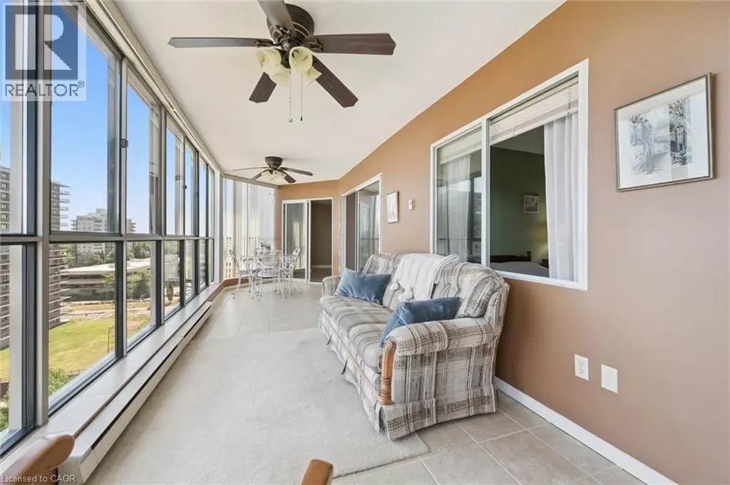 265 WESTCOURT Place Unit# PH04 #PH04