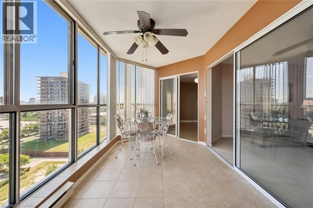 265 WESTCOURT Place Unit# PH04 #PH04