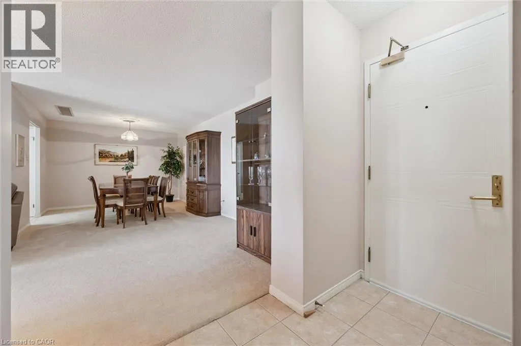 265 WESTCOURT Place Unit# PH04 #PH04
