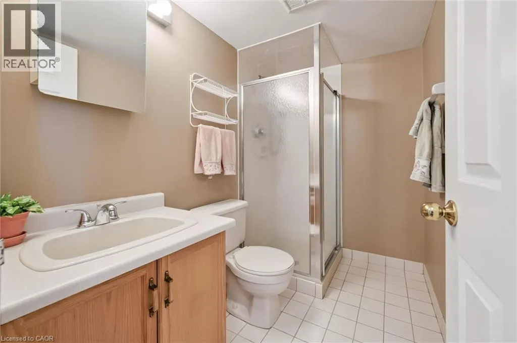 265 WESTCOURT Place Unit# PH04 #PH04