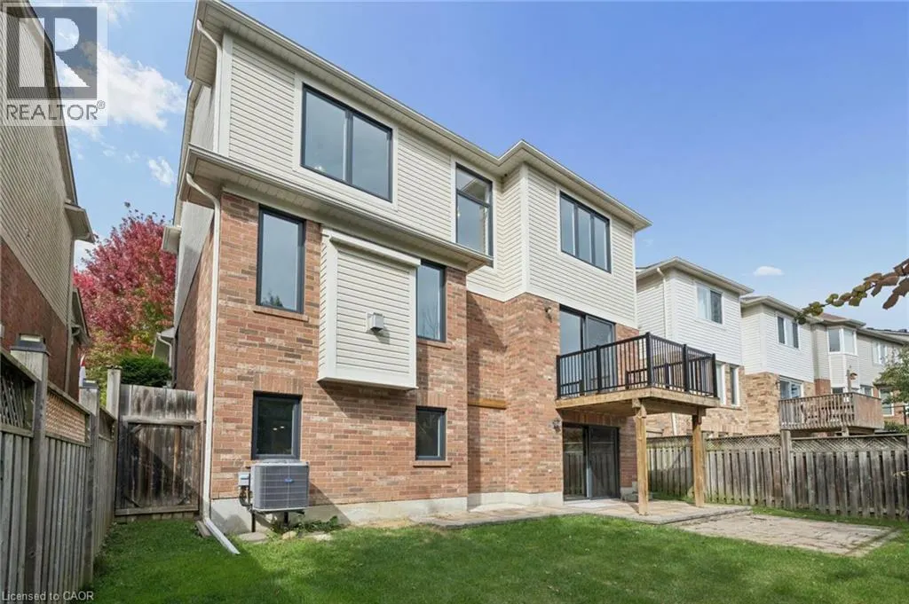 83 GLAZEBROOK Crescent
