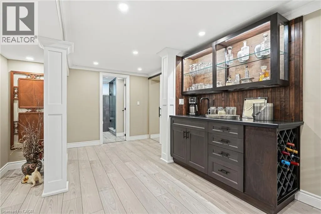 816 ALEXANDER Road