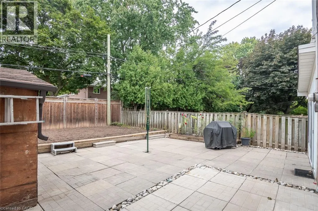 1237 REDBANK Crescent