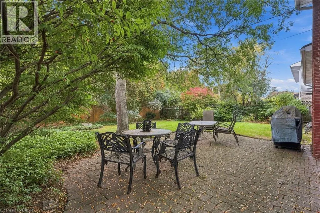 688 CHERRYWOOD Drive