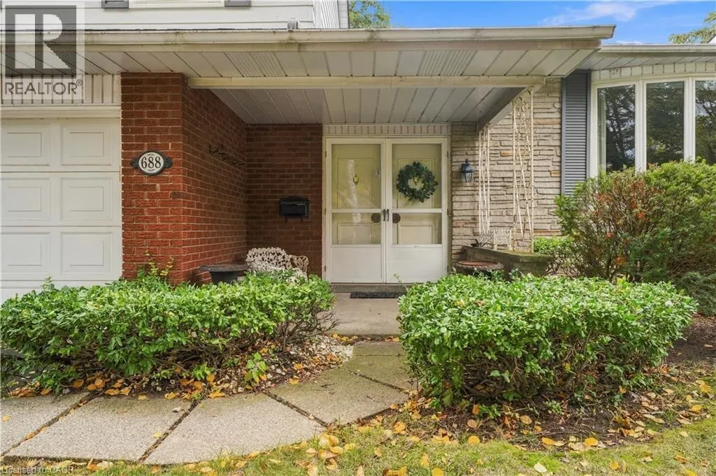 688 CHERRYWOOD Drive