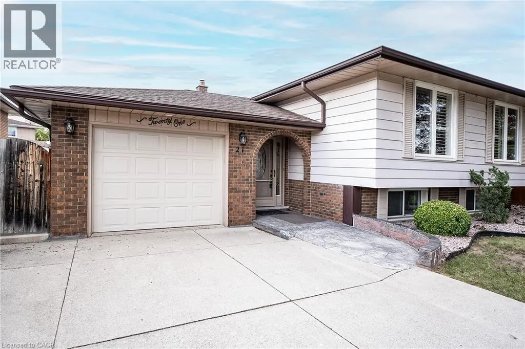 21 GREEN FOREST Drive